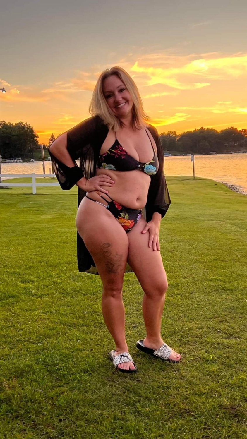 Hot asf MILF with great Tits #kfXP66Q6