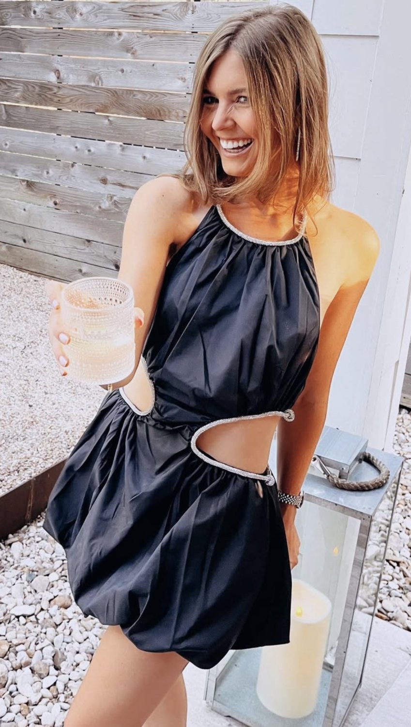 Beautiful young Texas Realtor with petite tan body #T6aTn3ds