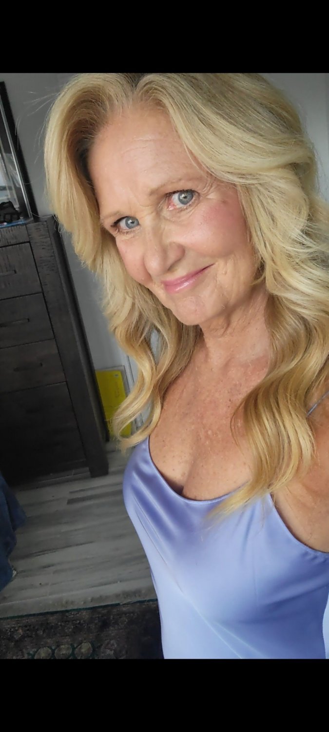 Weathergirl Linda #i6t4keFu