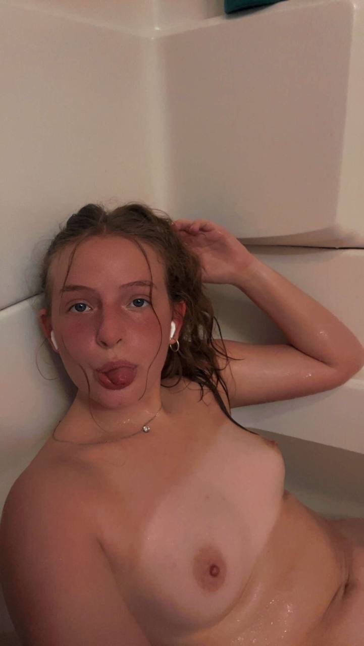 Submitted 19 Year Old College Webslut #H1a26IQC